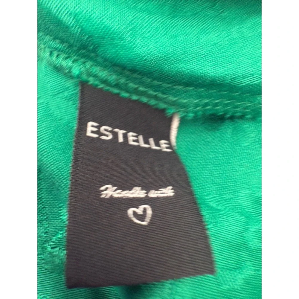 Estelle neckline only